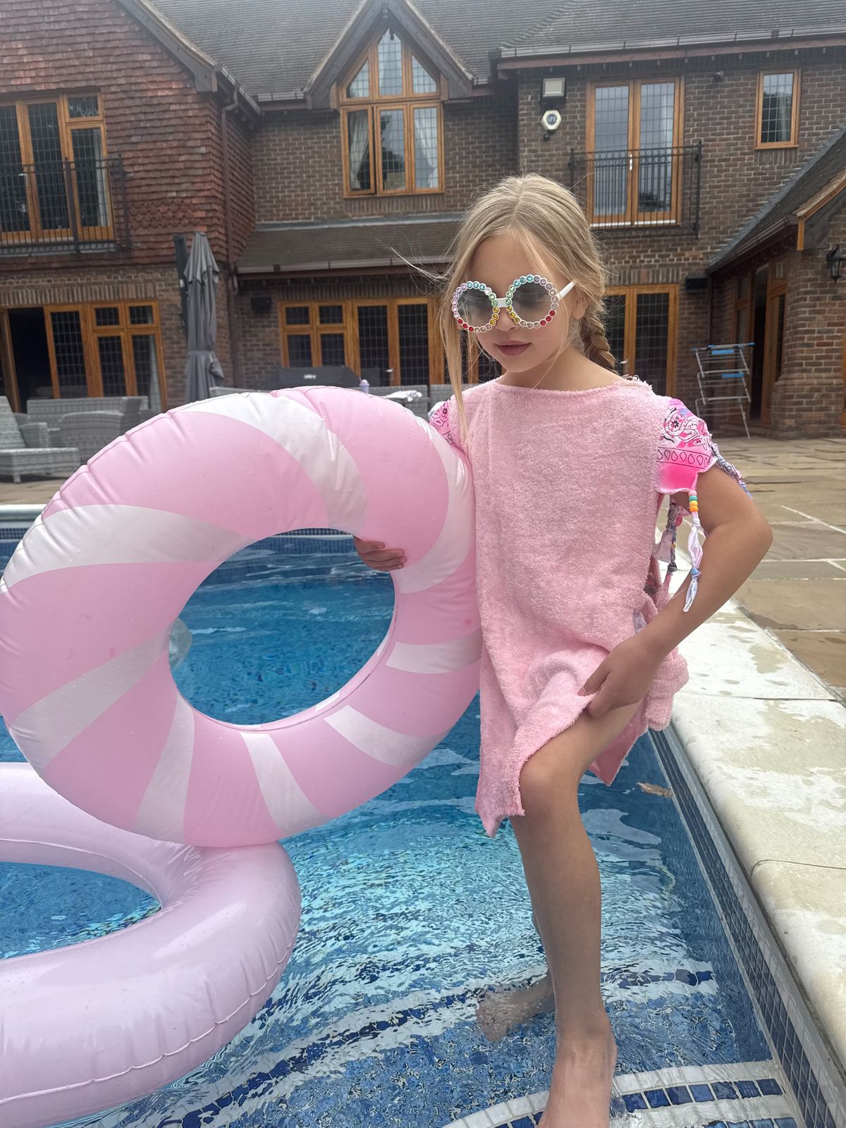 Pink š childrenās ponchos āØ