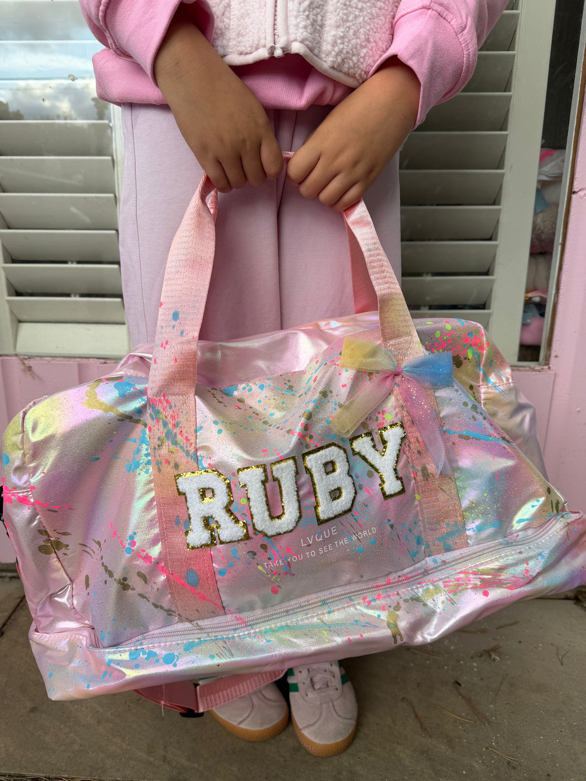 Holdall 💗✨ ( max 6 letters )