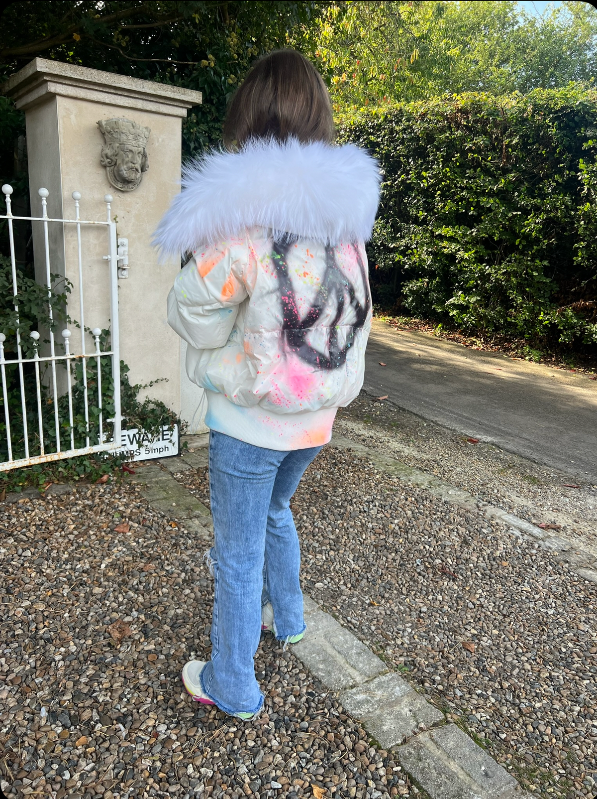 Spray painted puffer coat with real fur 🤍