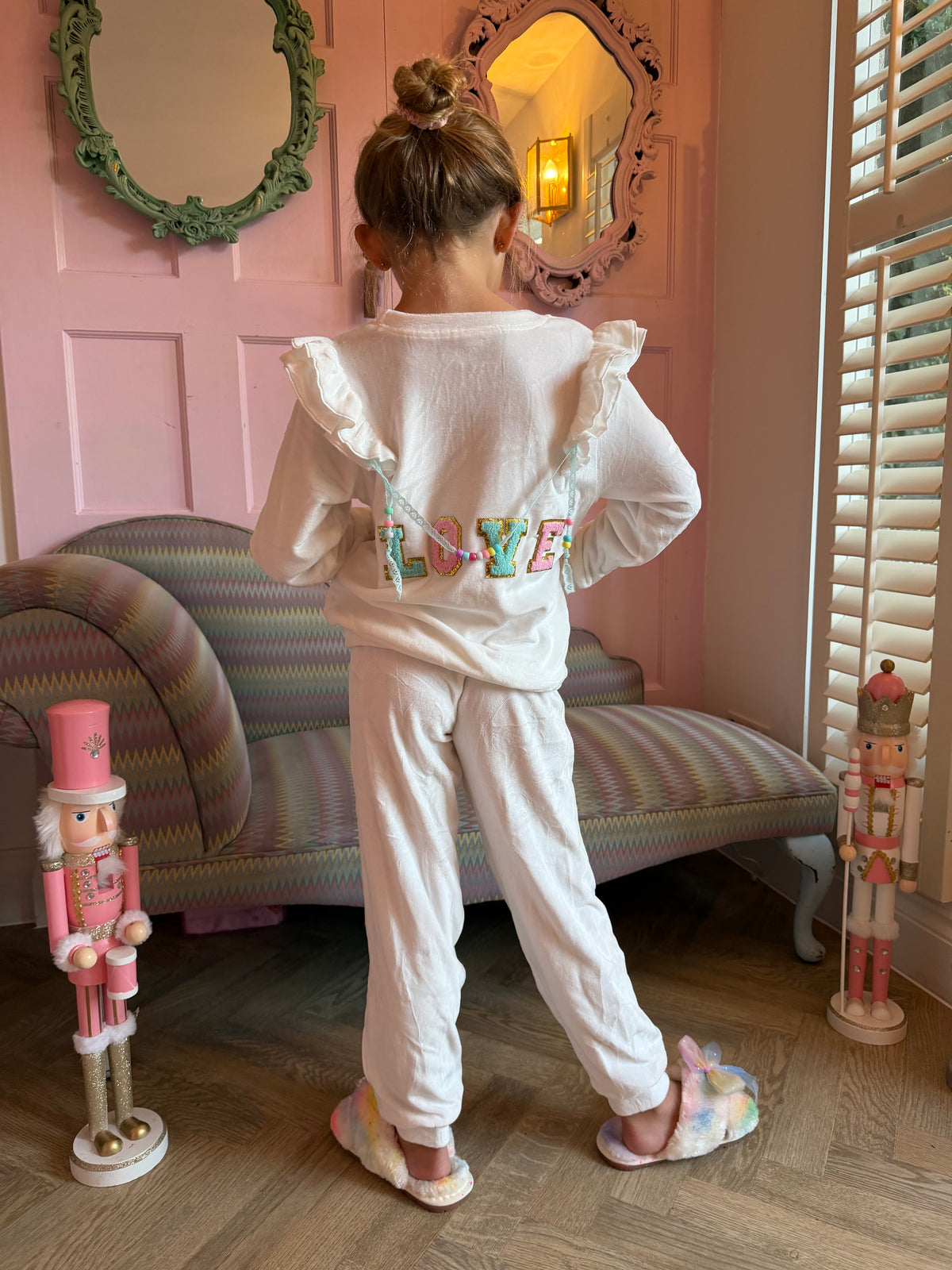 Children’s beaded Velour lounge wear 🩷  - ( MAX 6 letters )