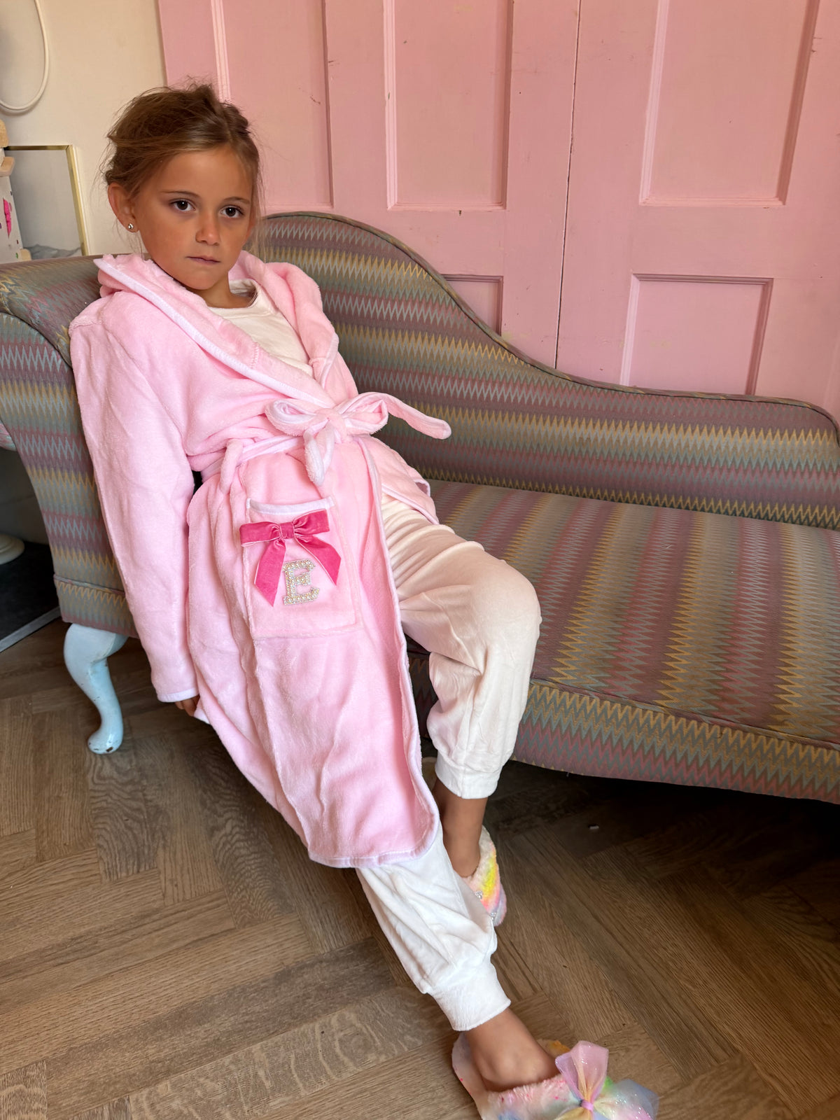 Baby pink Dressing gown 🩷🤍 ( max 2 letters )