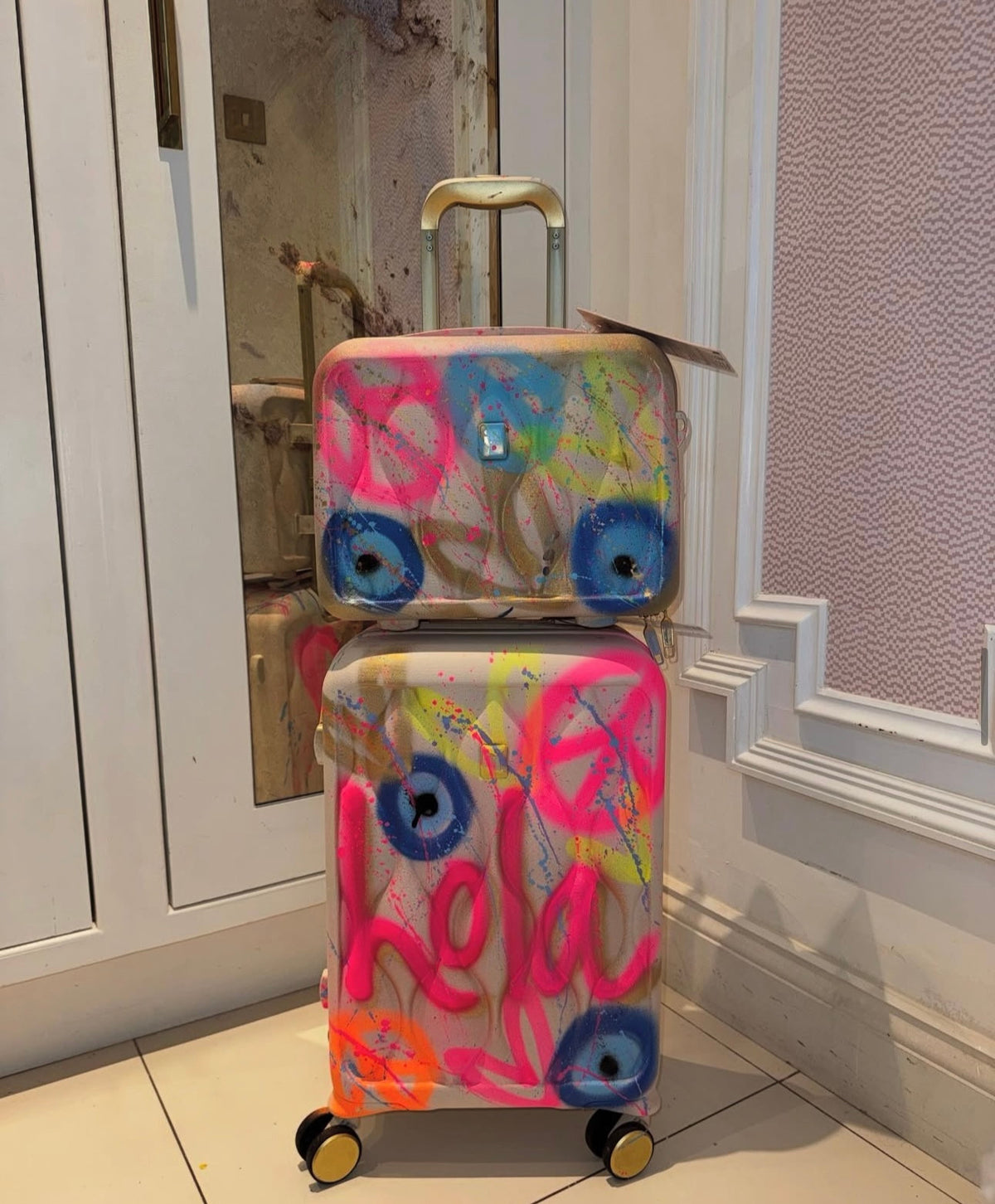 Spray painted hand luggage Suitcase 🩷