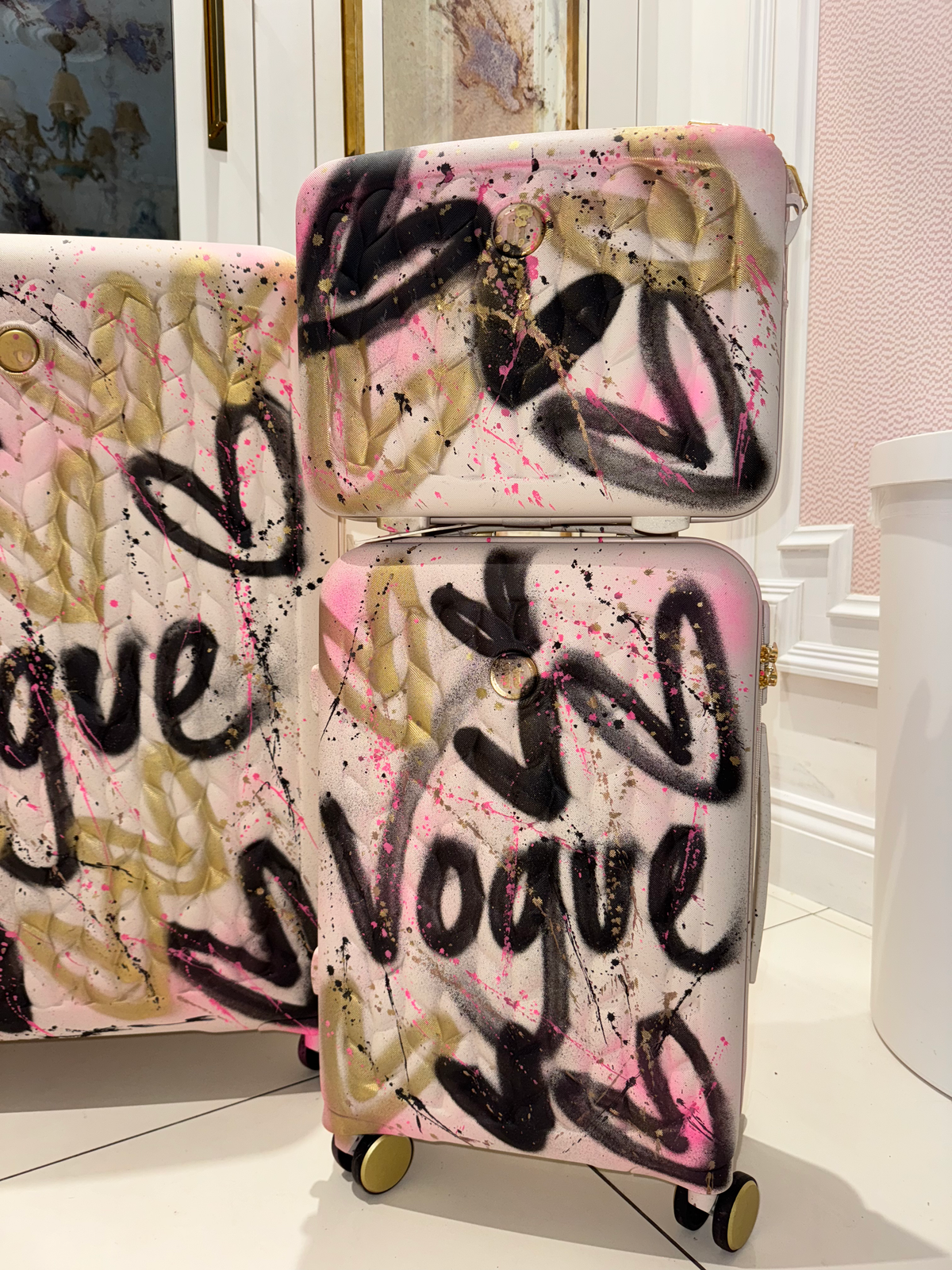 Hand luggage suitcase & vanity 💗