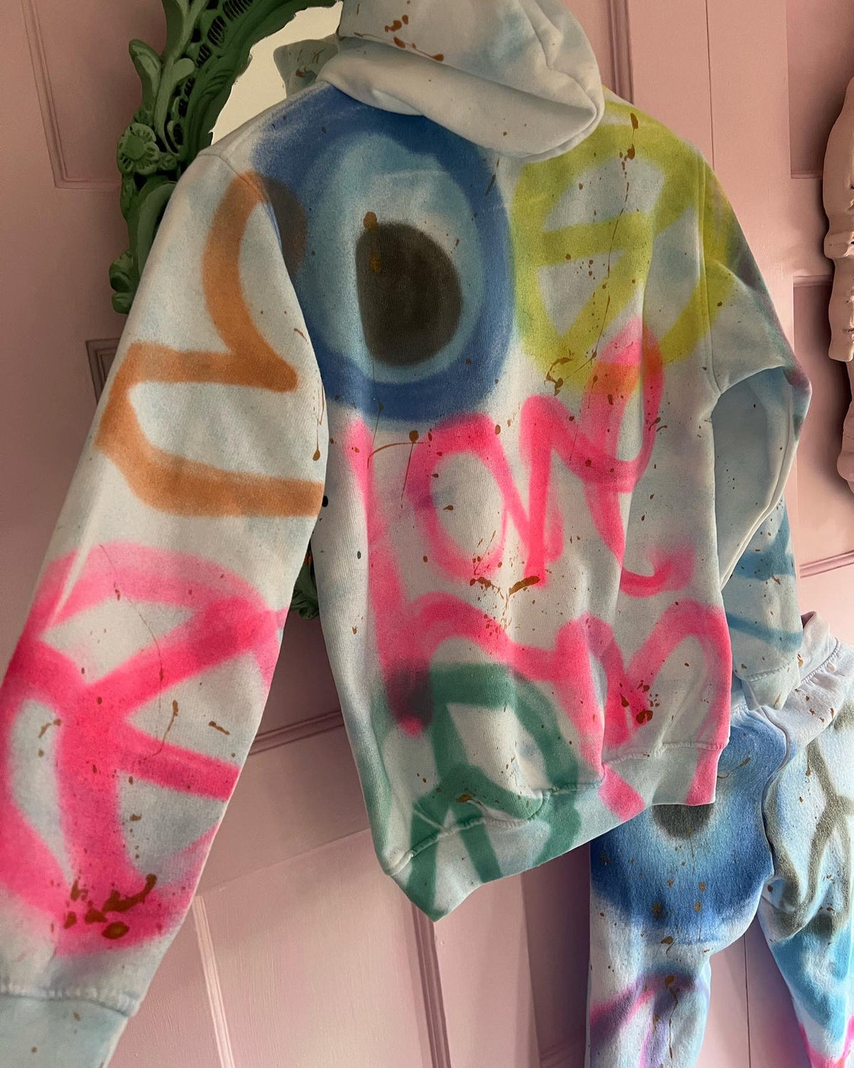 Womens Graffiti love💗💙