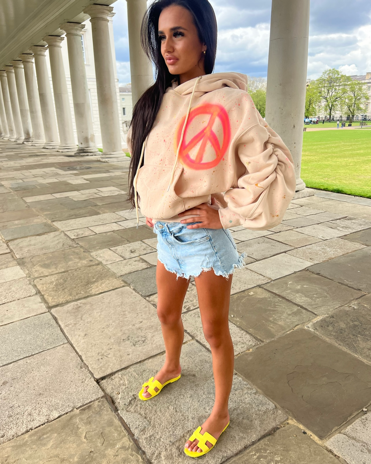 Tan ruched hoodies  leggings 💗😍