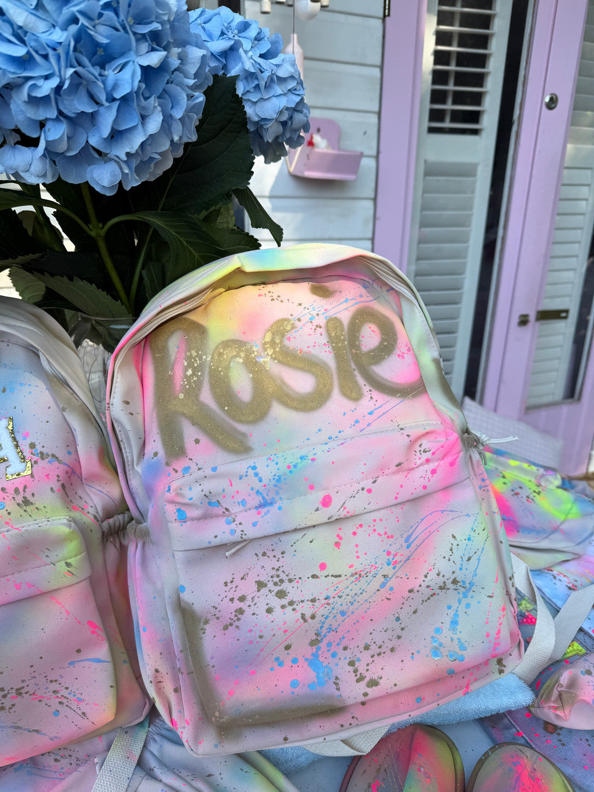 Spay painted rucksack 💗💕🩷☮️