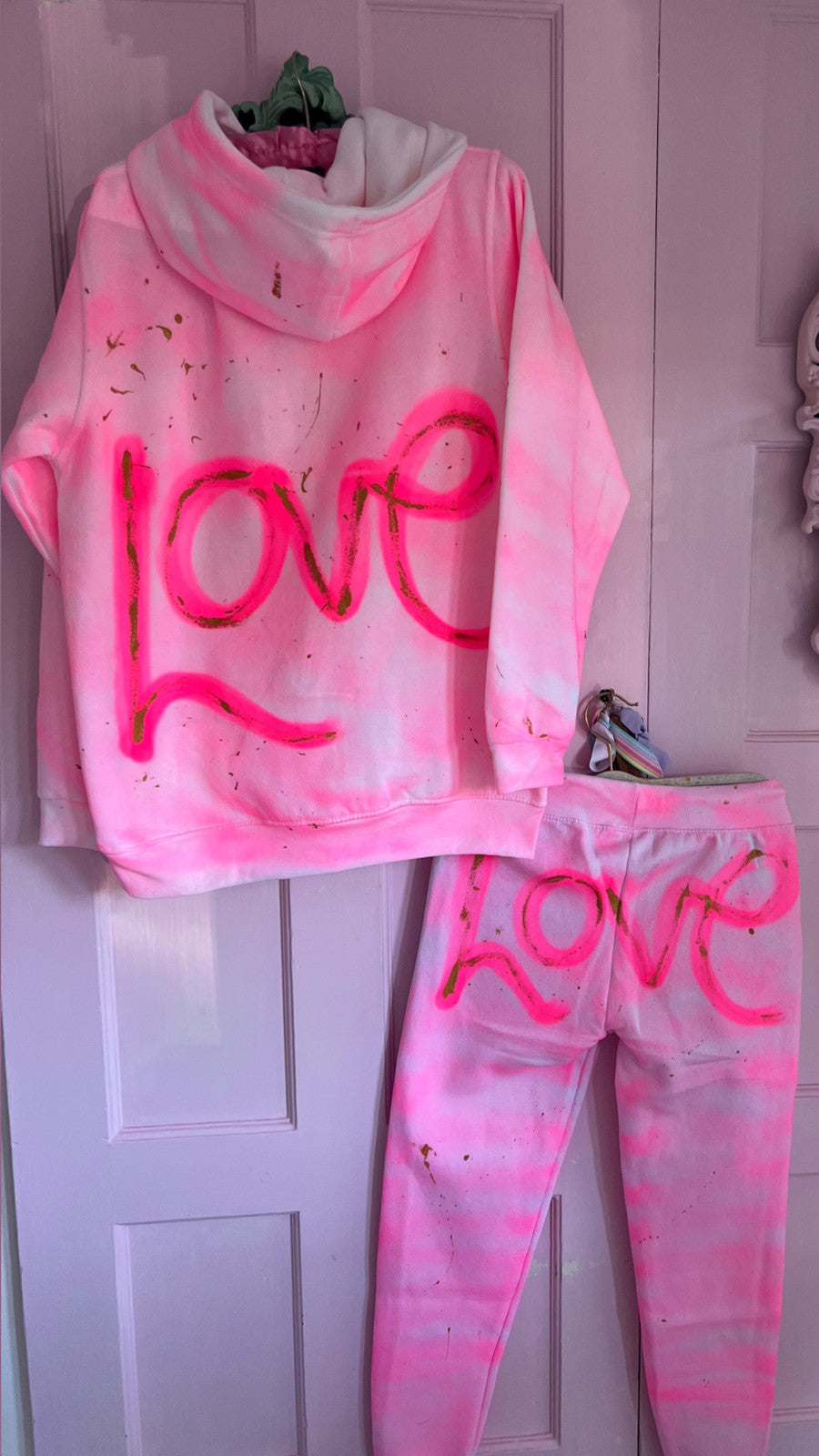 LOVE Hoodie 💗✌🏽