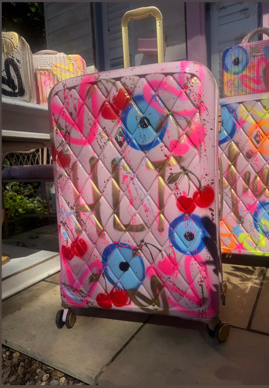 Large Baby pink suitcase 🍒🩷✨🧿