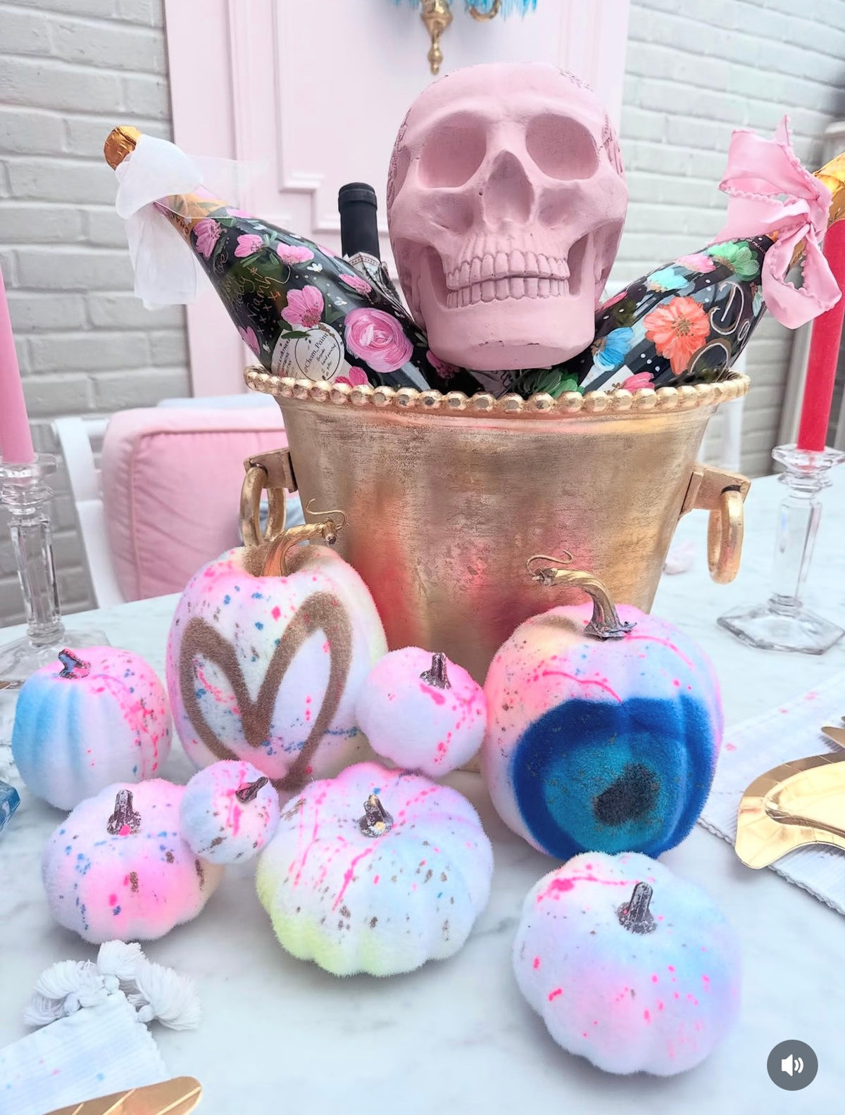 Set of 8 spray paint pumpkins 😍