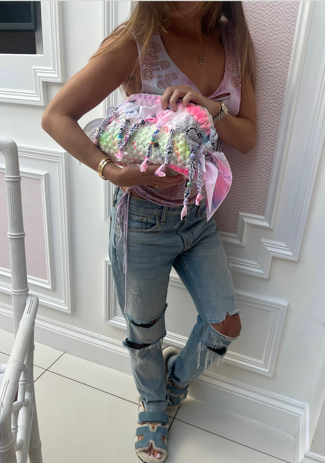 Candy knit clutch 💘