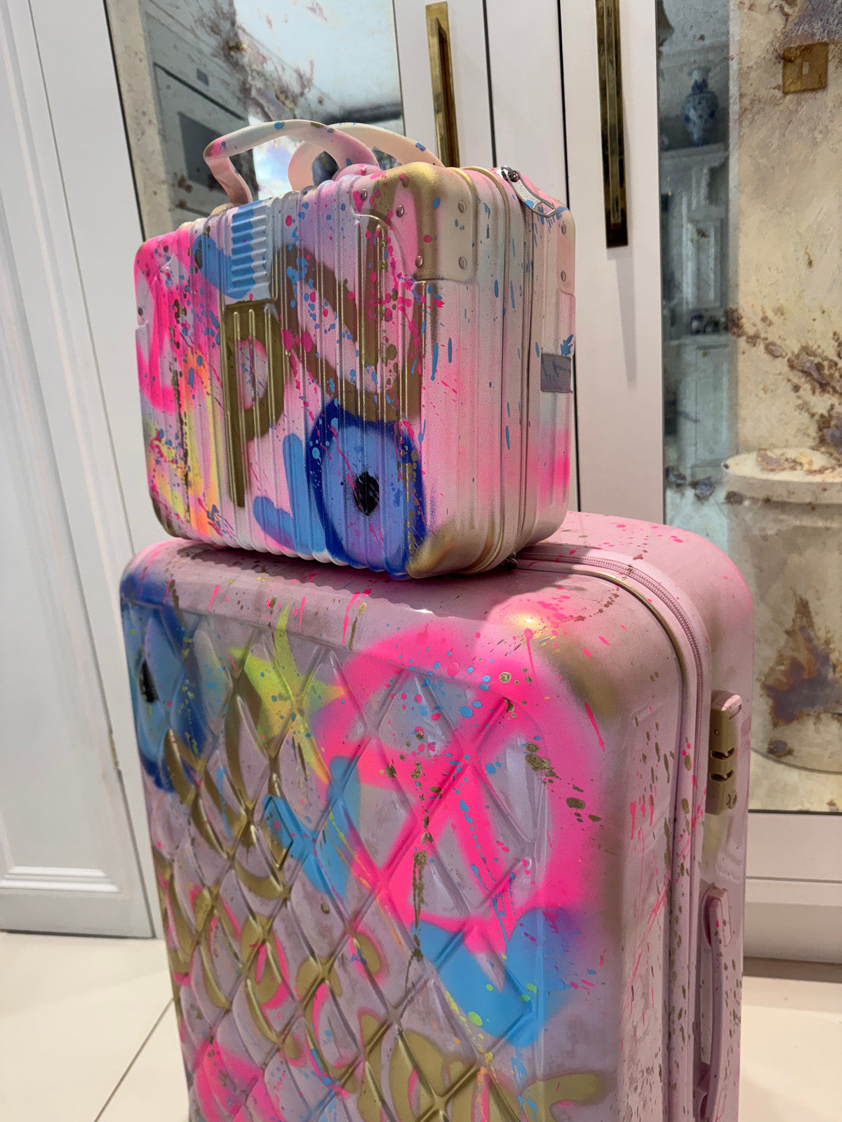 Pearly pink suitcase & vanity 🩷🩵✨