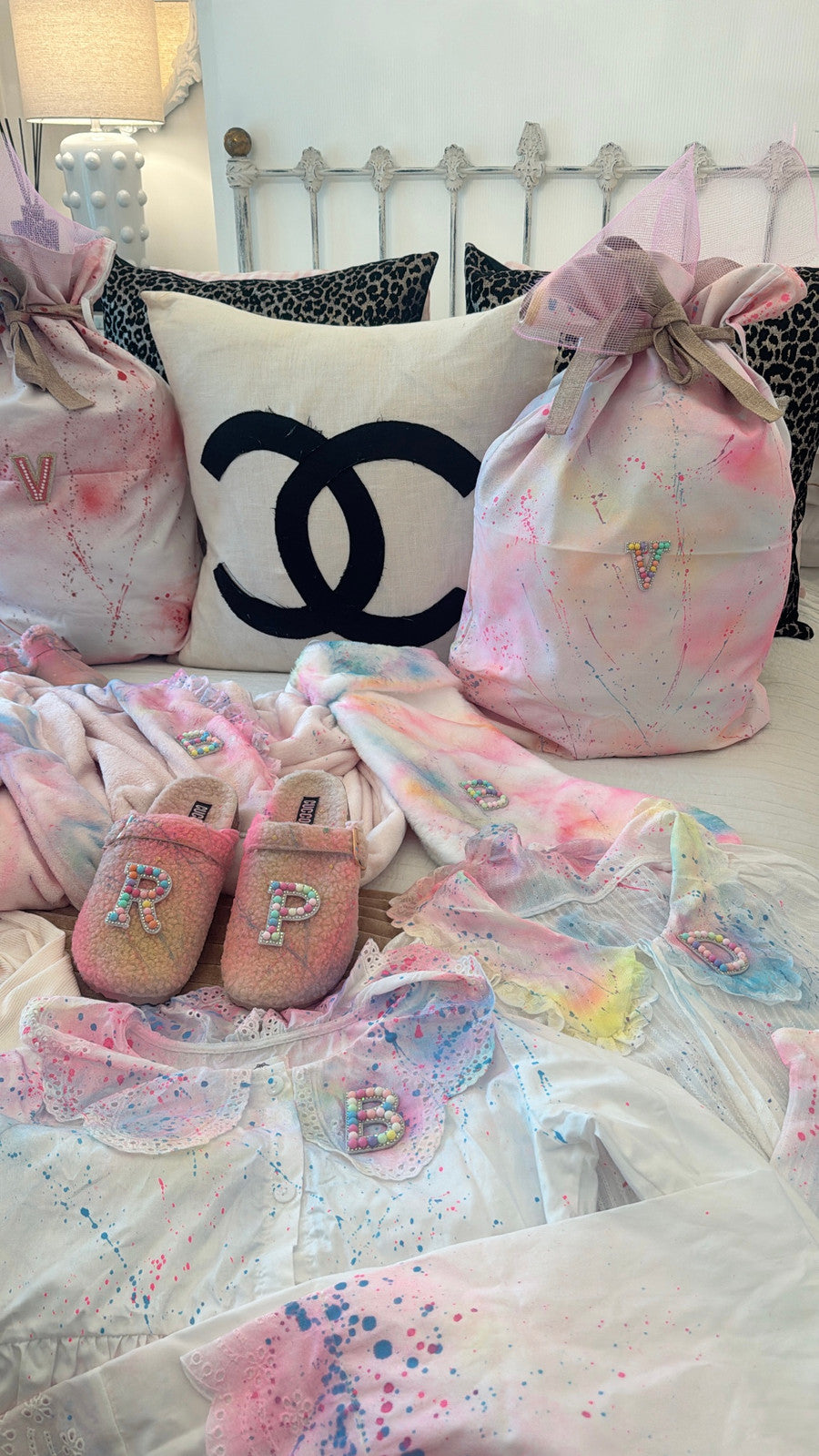 Women’s personalised slippers 💗￼
