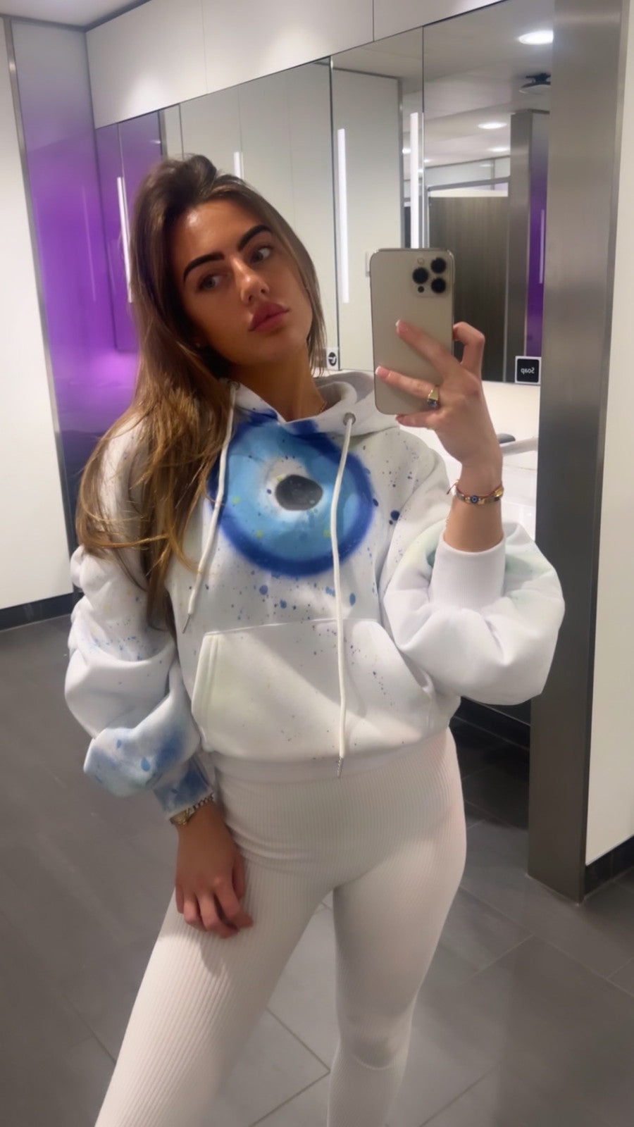 White hoodie & leggings set 🧿✨✌🏽