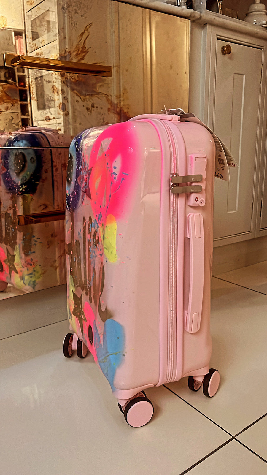 Baby pink spray painted  Hand luggage suitcase 💗😍