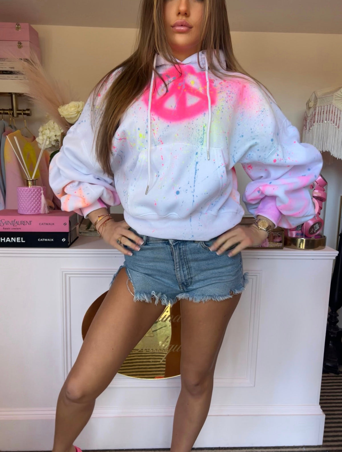 White ruched hoodie ✨💗🌈