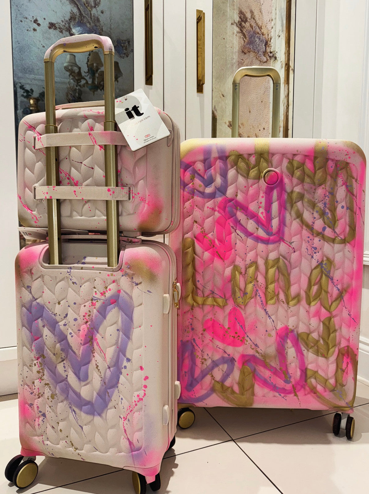 Set of 3 spray painted suitcases 🩷