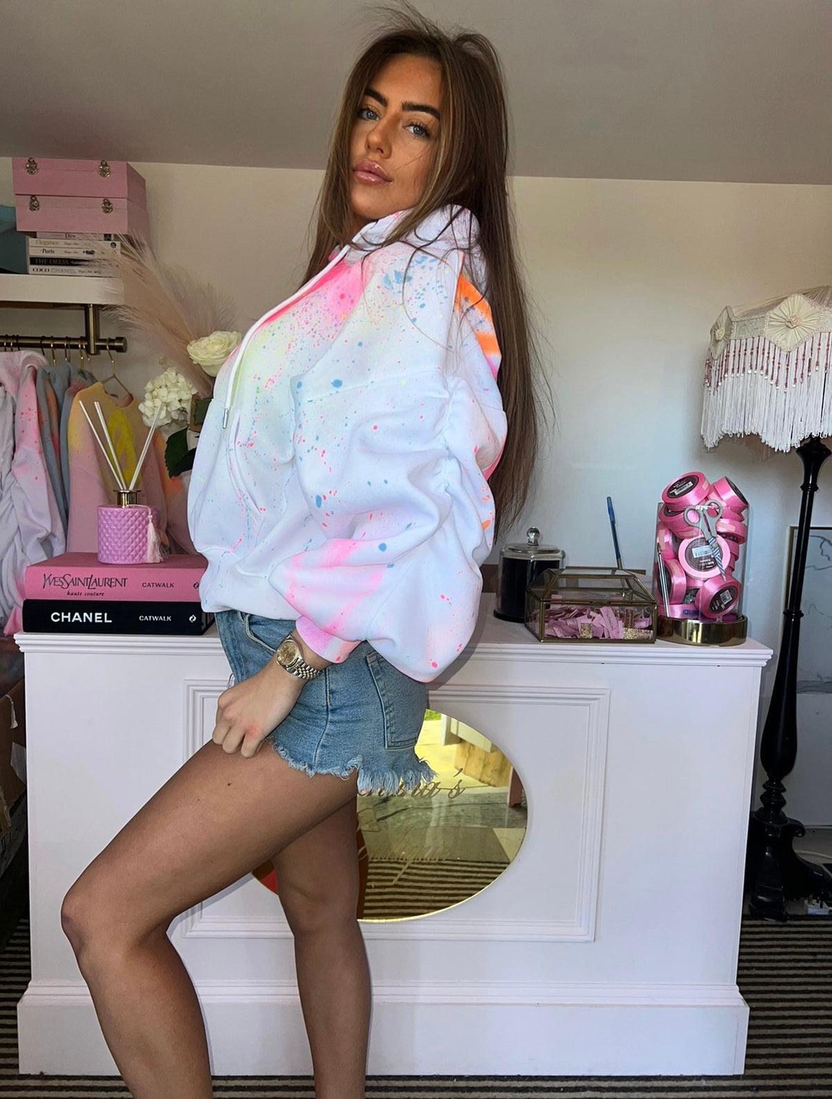 White ruched hoodie ✨💗🌈