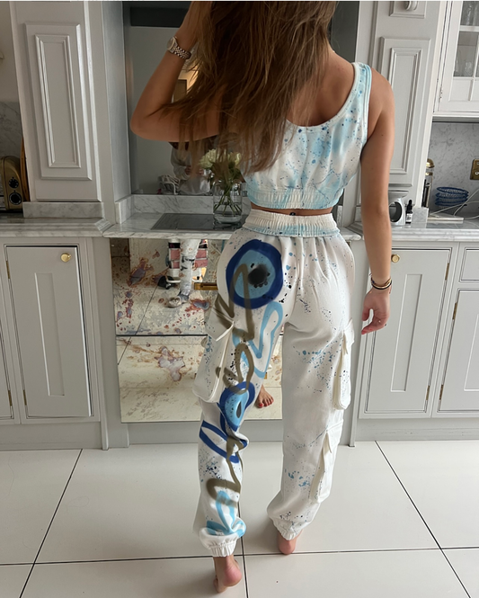 White jogger cropped set 😍💙