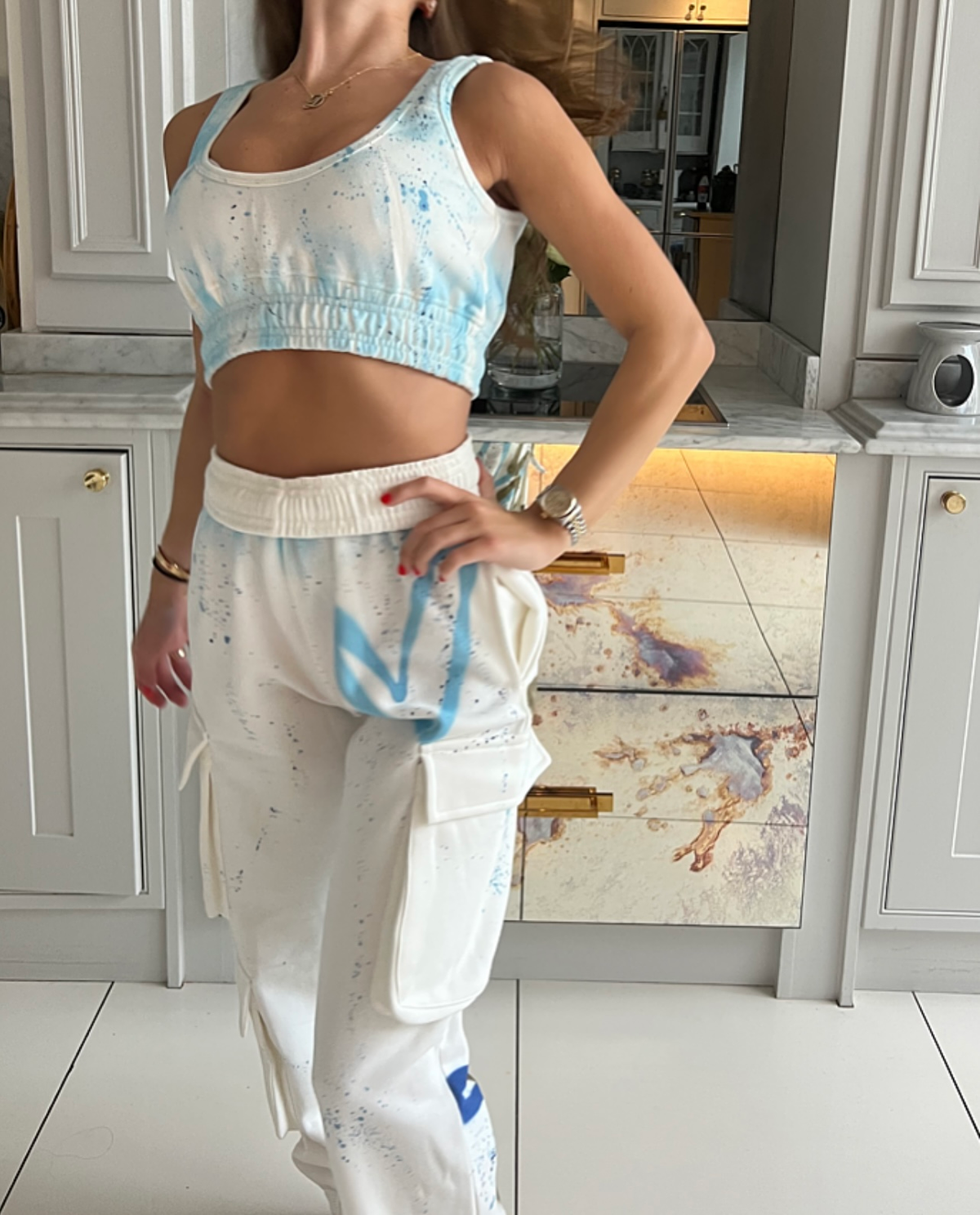 White jogger cropped set 😍💙
