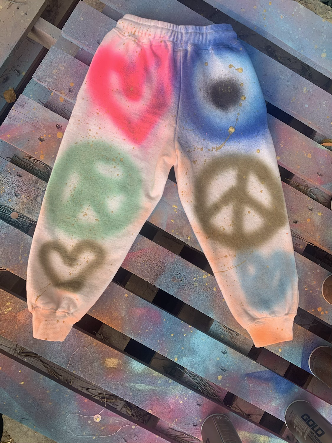 Women’s graffiti love joggers✌🏽😻✨🧿💓