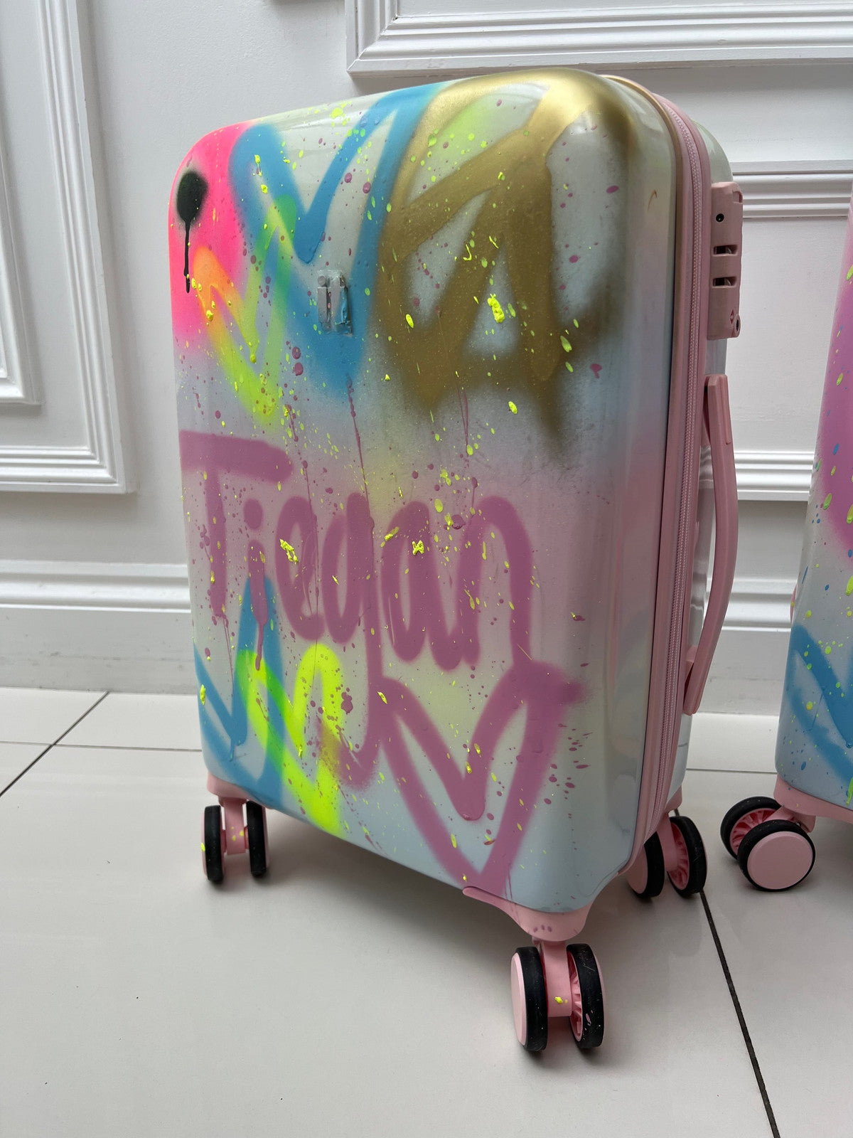 Small tie dye case 💗