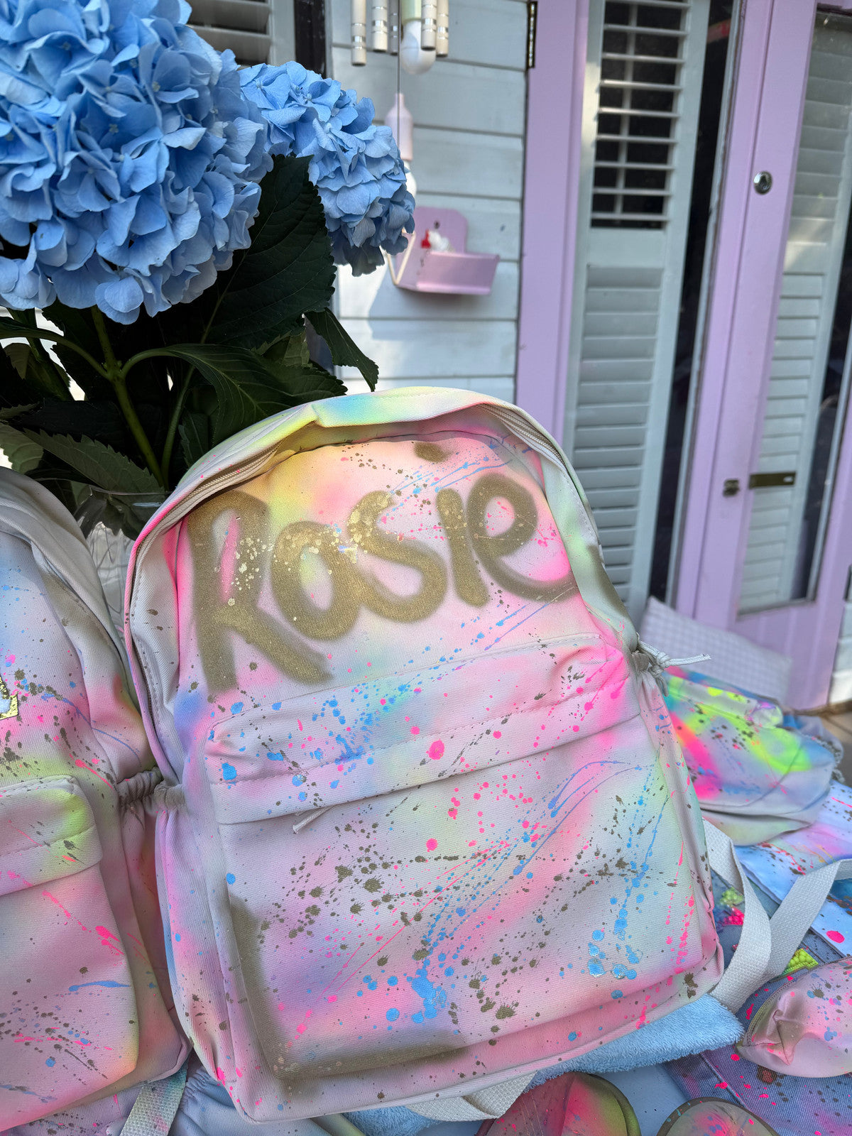 Spay painted rucksack 💗💕🩷☮️