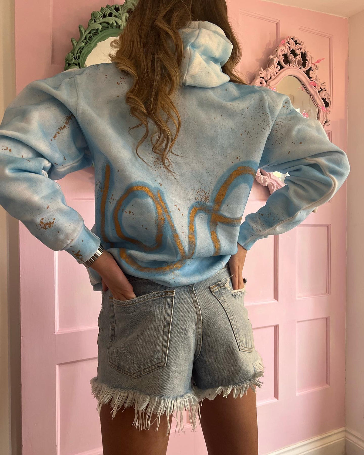 L💙VE HOODIE