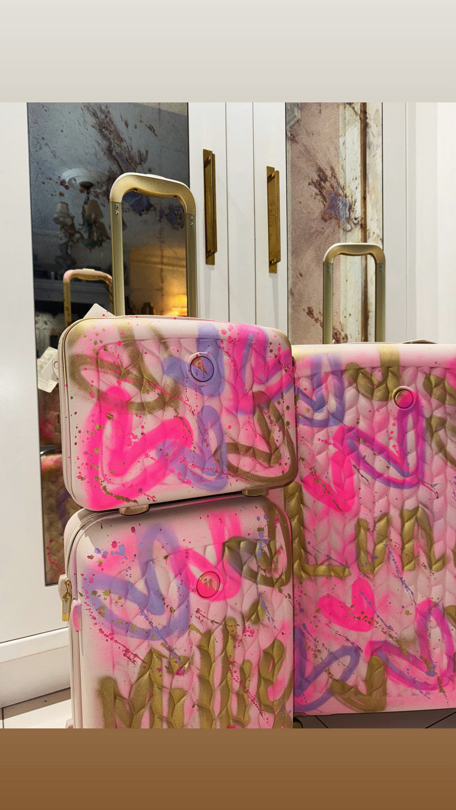 Hand luggage suitcase & vanity 💘