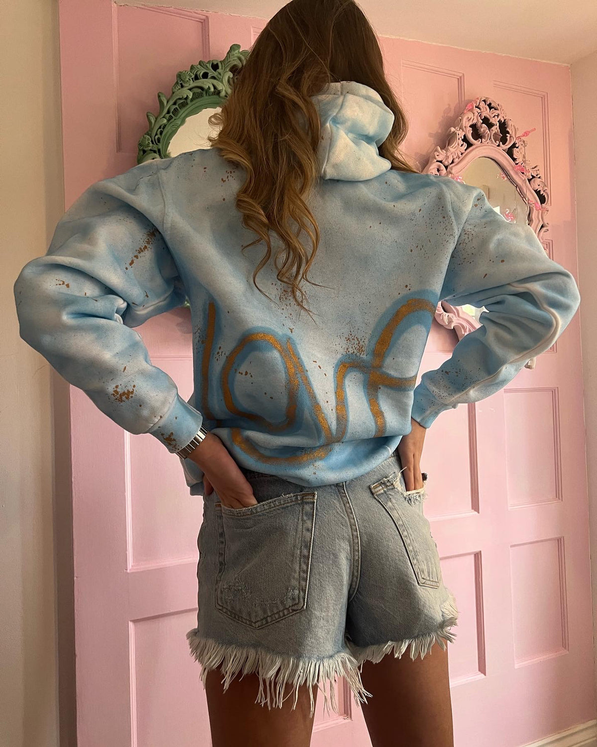 L💙VE HOODIE