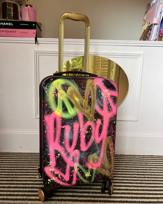 BIG suitcase 😍💖