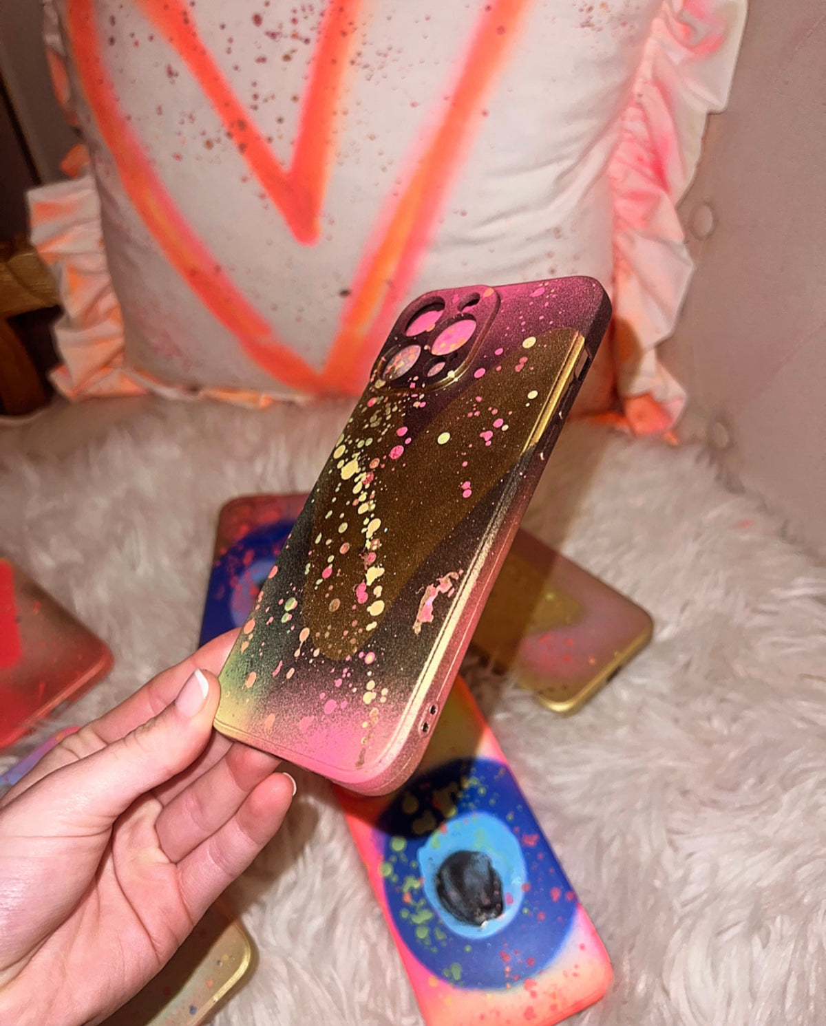 Spray painted Phone cases 🖤💗✨😍🙌🏼