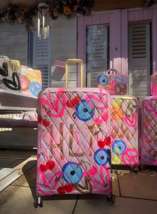 Large Baby pink suitcase 🍒🩷✨🧿