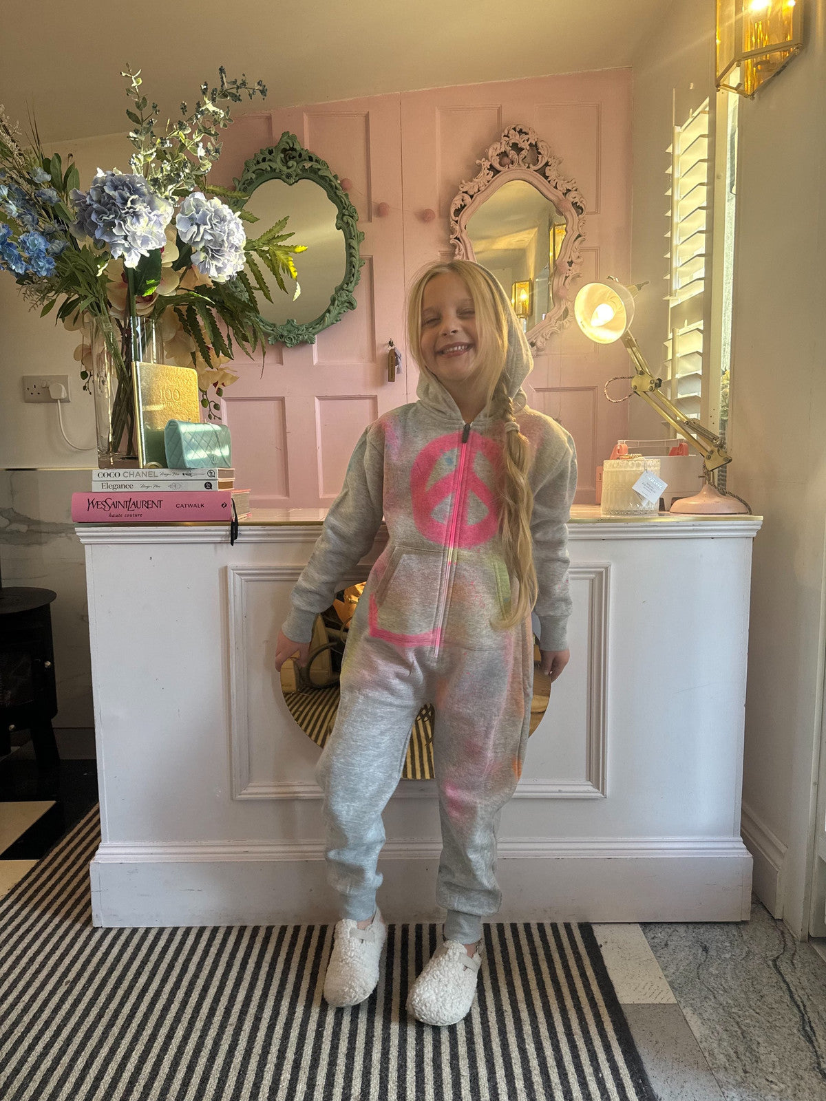 Children’s grey spray painted onesie 💕✨